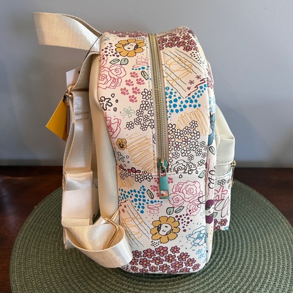 Peanuts Snoopy Cottage Floral Spring All Over PrintMini Backpack NWT By Bioworld - Picture 7 of 9